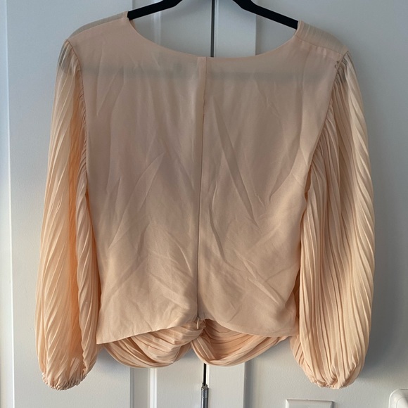 Win Again Blush Pleated Knotted Top | Medium - Picture 3 of 7
